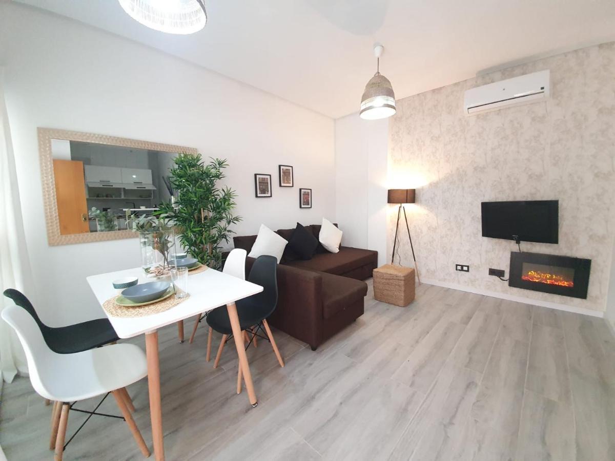 Apartamentos Alamos Malaga Bagian luar foto
